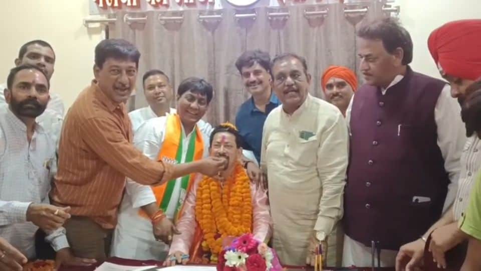 Newly elected Municipality Vice President Devi Chand Rathi assumed office in Mahasamund