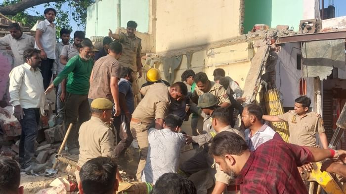 Two brothers die bodies were taken out together family was inconsolable