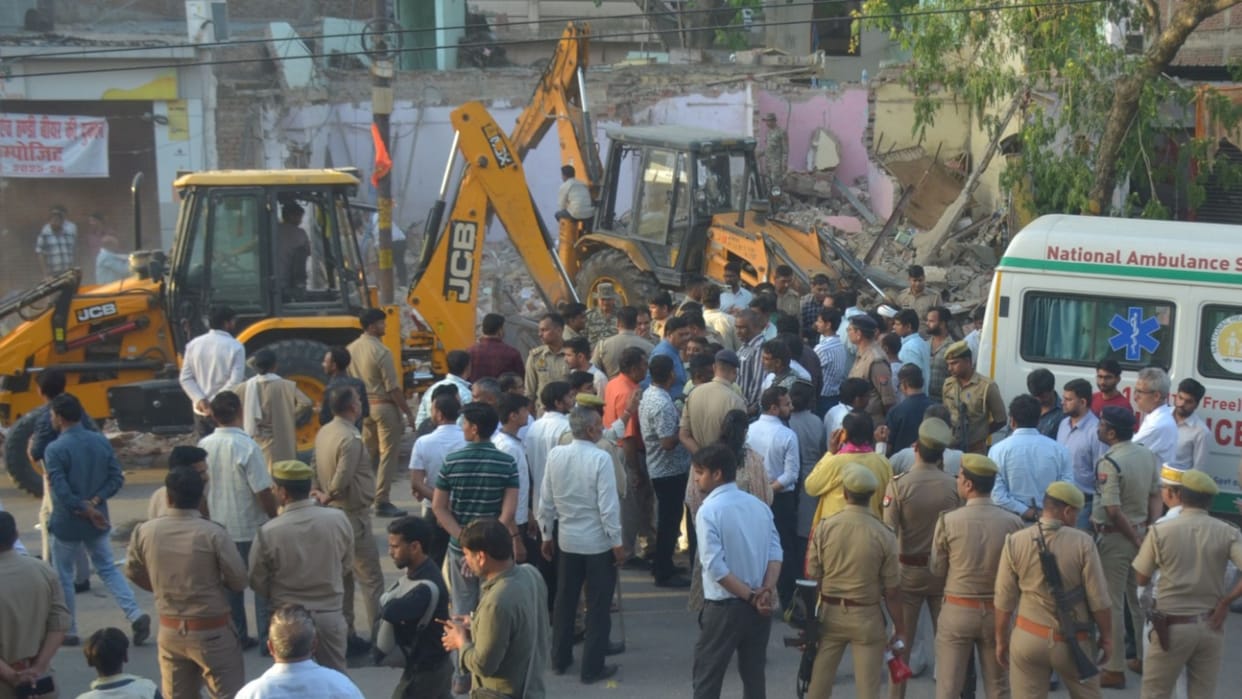Agra Shops Collapse Debris removed by Advanced Rescue Tender Moaning sounds were coming from rubble