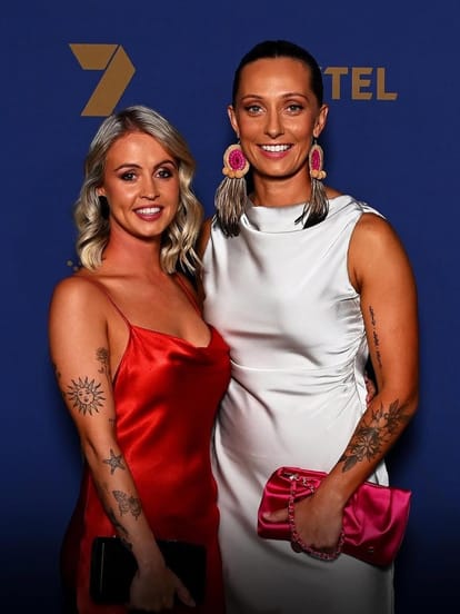 Australia, Ashleigh Gardner, married girlfriend, Monica, romantic pictures, Gardner Monica Romantic