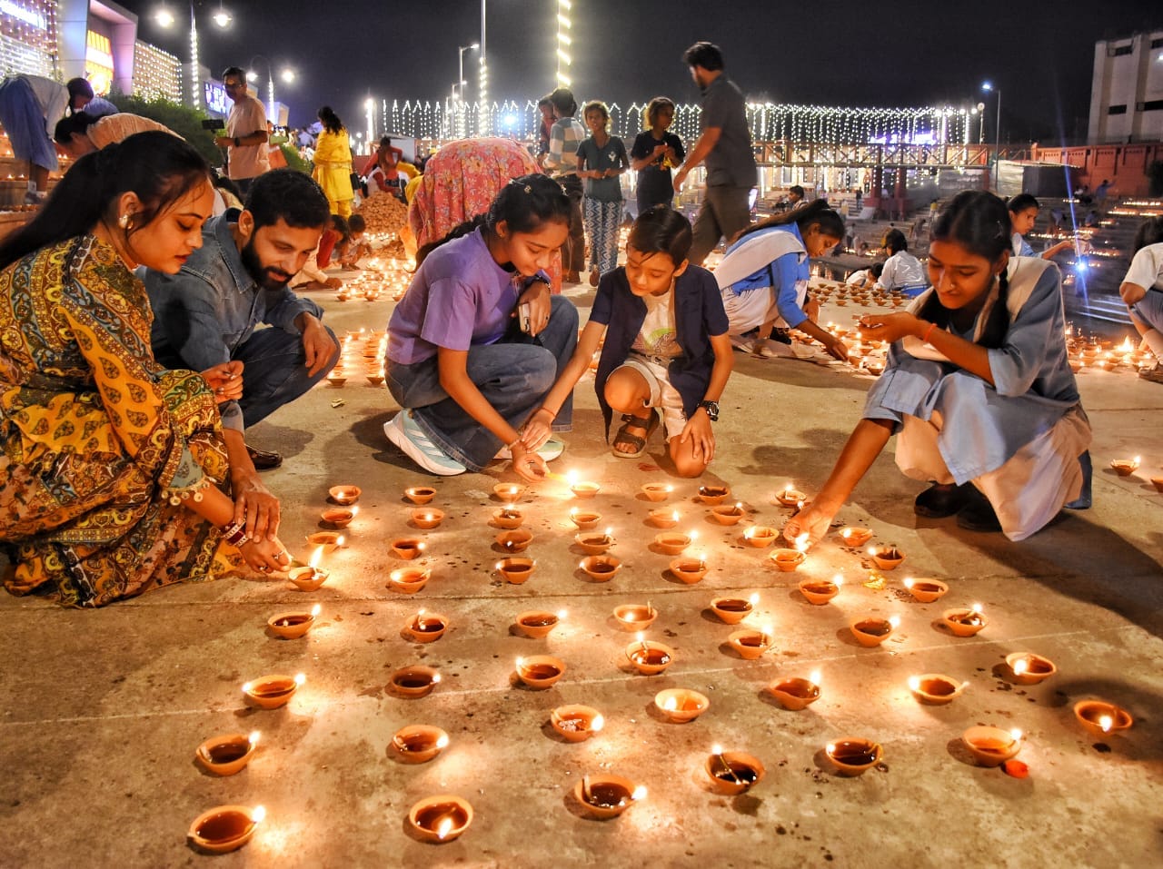 Ram Navmi: Saryu Ghat lit up with millions of diyas on Ram Navami