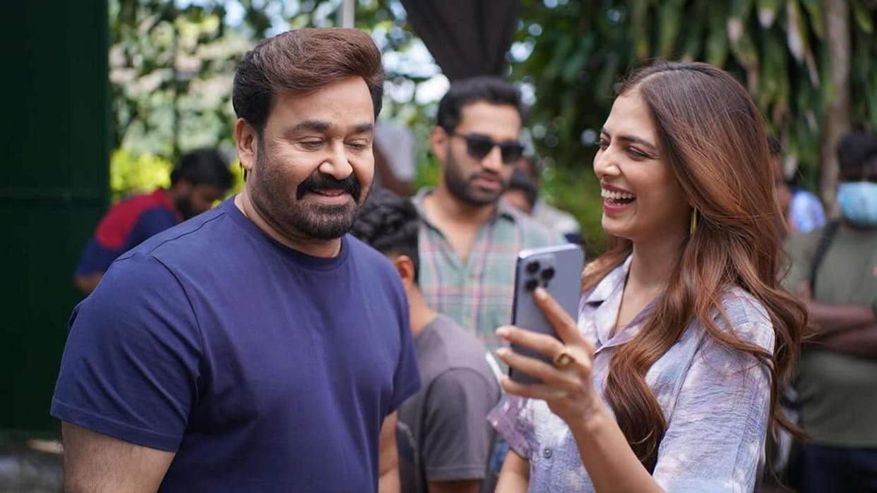 Malavika Mohanan SLAMS Troll Who Criticised Her For Romancing Mohanlal In Hridayapoorvam Despite 33 Year Age G