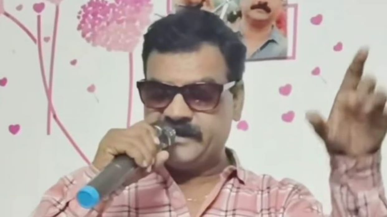 Udaipur: Teacher dies of silent attack while teaching in class, departs from the world singing 'Bol Radha Bol'