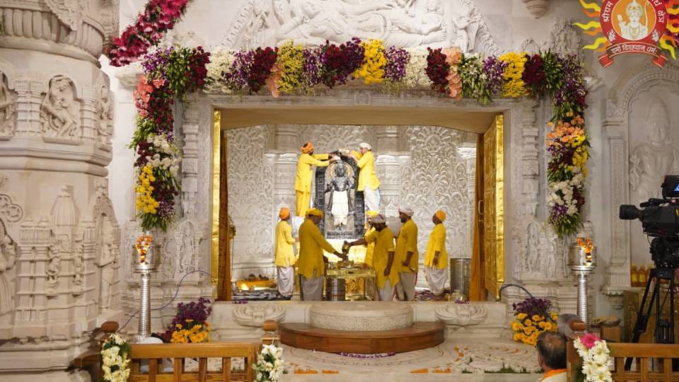 Ram Navami: Surya Tilak of Ramlala done Ramnagari resounded with chants of Shri Ram grand view in pictures