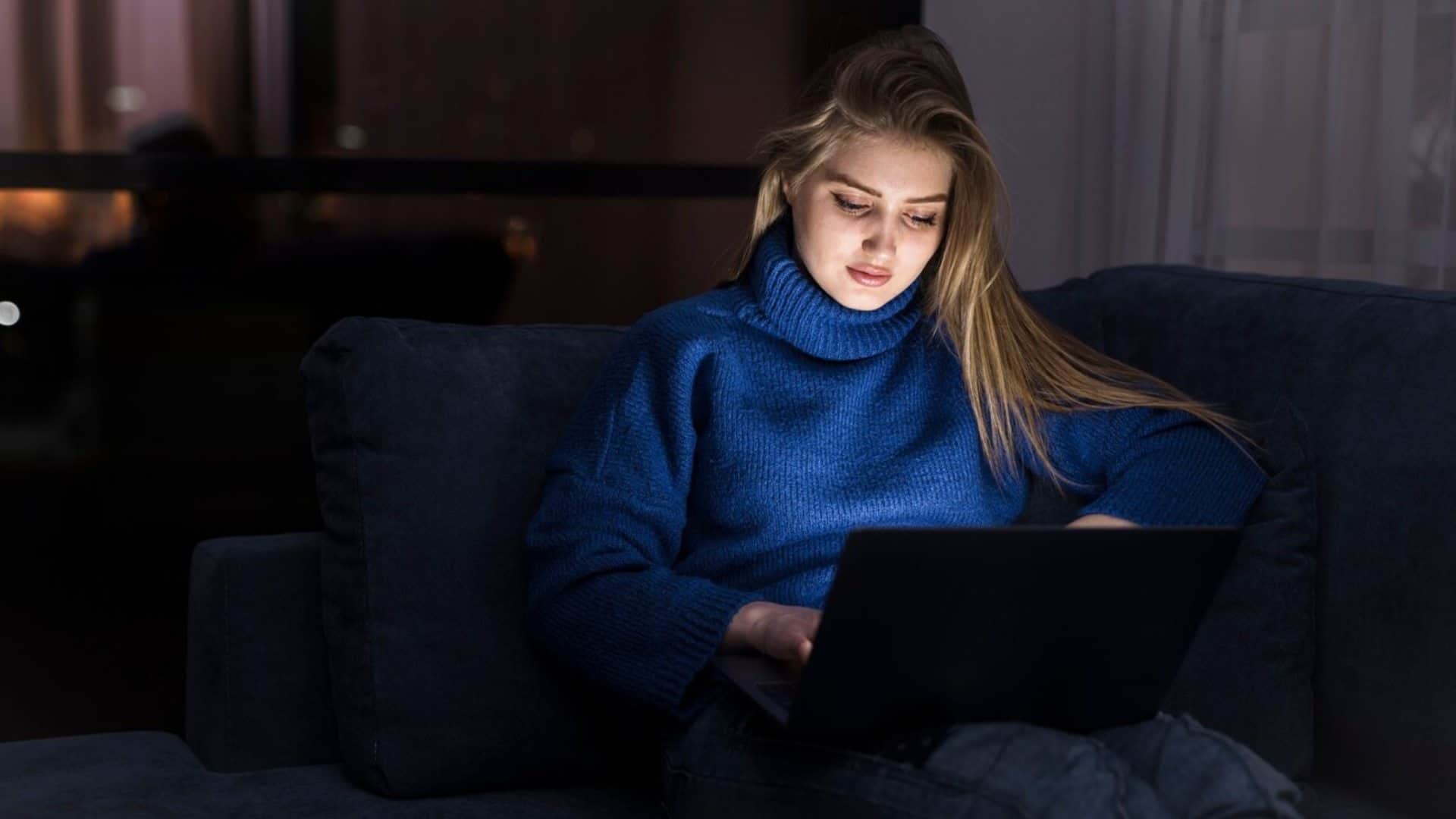What is Digital Eye Strain Causes Symptoms and Tips to Reduce Screen Fatigue