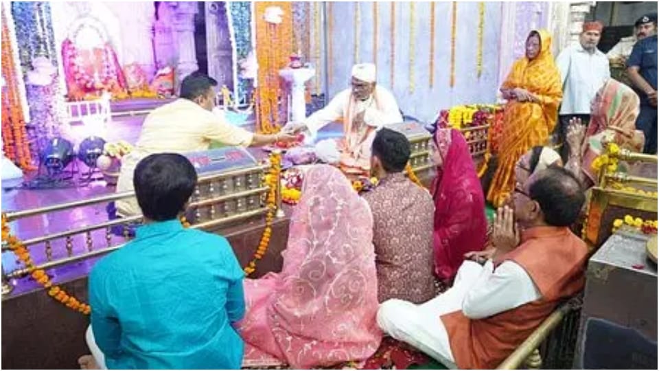 Shivraj Singh Chauhan worship with his family at Salkanpur Vijayasan Devi Temple in Sehore