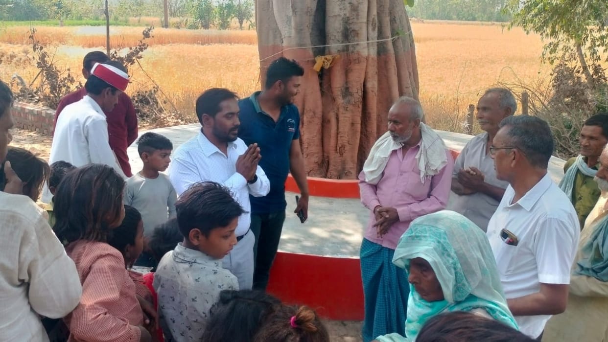 ADM took the children to school in his car got them admitted in Shahjahanpur