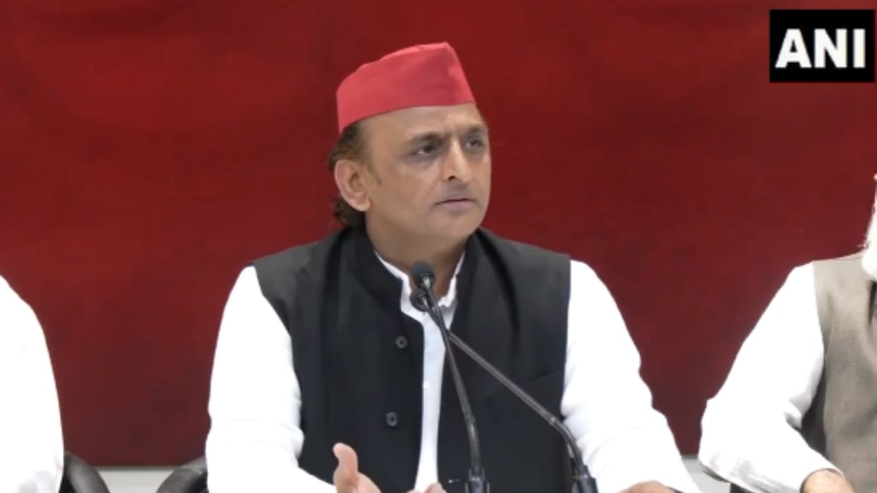 Akhilesh Yadav speaks on protest of Karni Sena in Agra