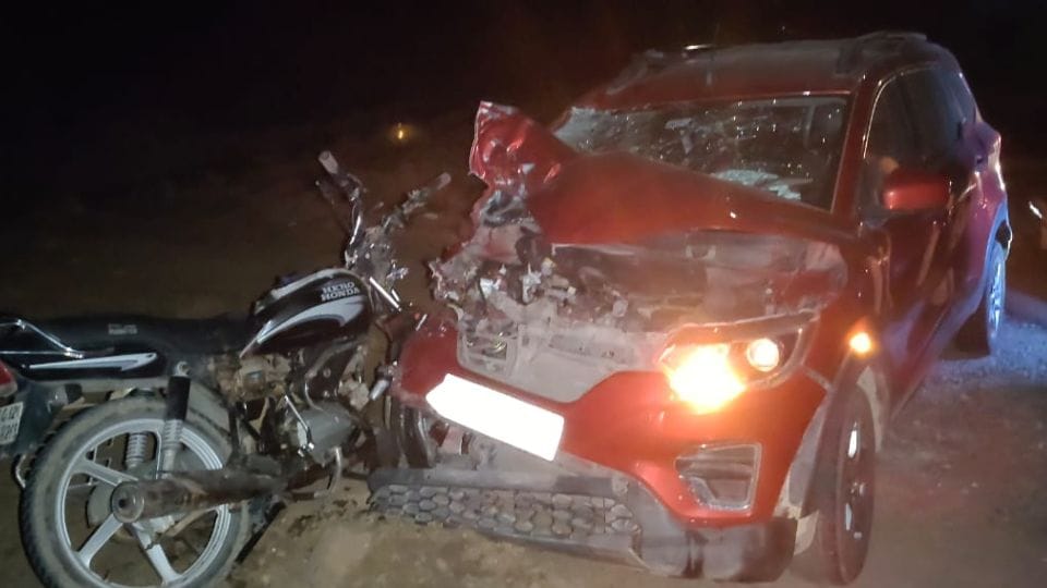 Three youths died in a road accident in Raigarh