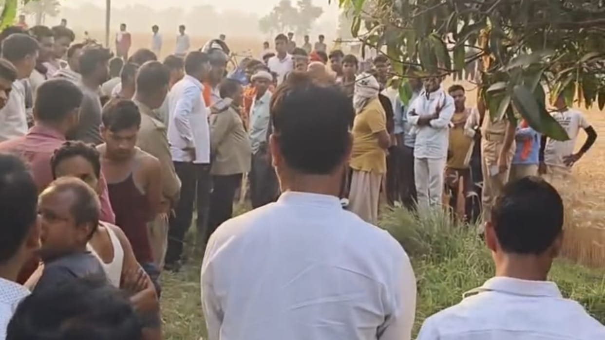body of a laborer was found hanging in a noose of cloth in the garden