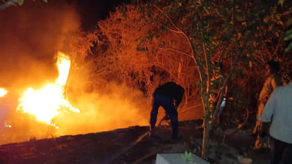Kanpur: dumper fell into a 30 feet deep ditch and caught fire, the driver was burnt to death