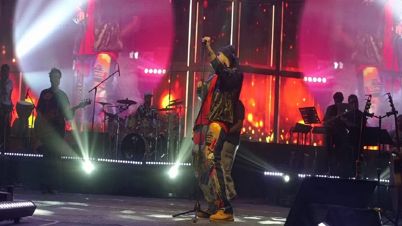 Singer Jubin Nautiyal melodious voice stole the show youth danced a lot in Star Night