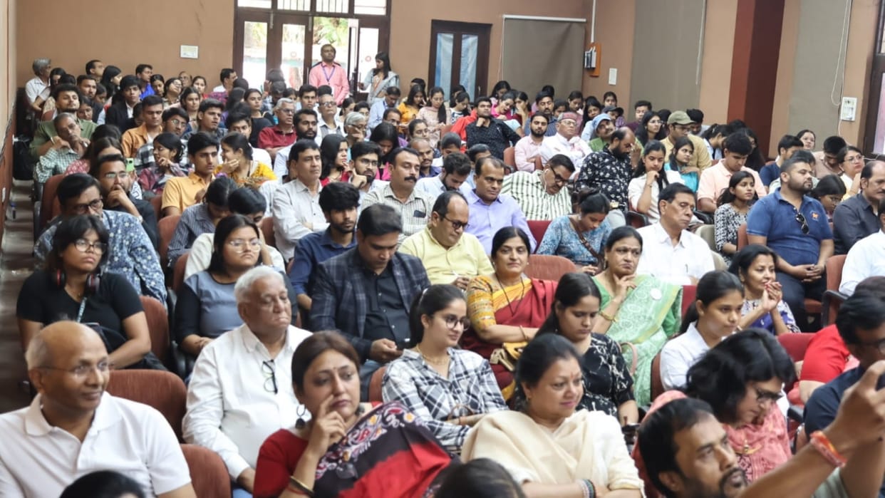 Indore News Artificial Intelligence Senior Journalists press club indore event