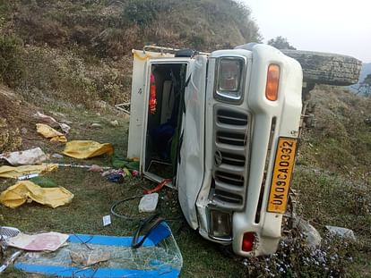 Tehri Accident near Chamiyala utility vehicle fell into ditch two dead eight injured