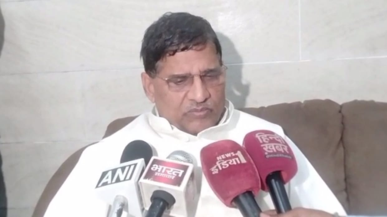 BJP is doing dictatorship in Waqf Bill case says SP MP Lalji Suman.