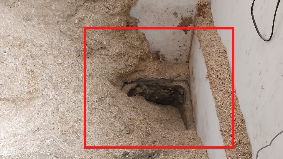Five crore rupees of embezzled money buried in pits in Baghpat and Shamli, recovered by police