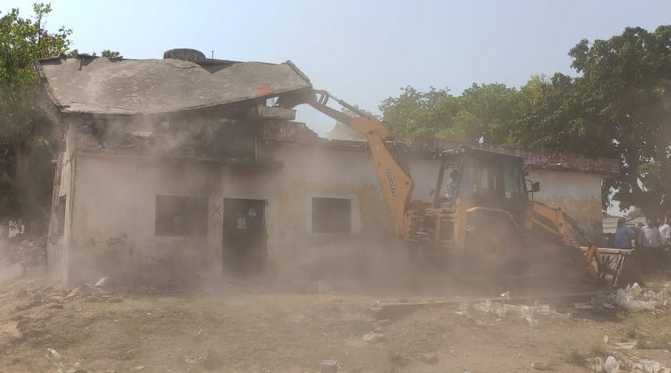 Moradabad: Bulldozers run again to remove encroachment in Mandi, 30 illegal constructions demolished