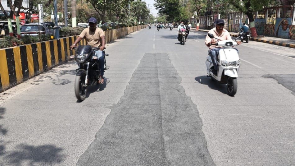 Indore News: Road Mishaps Surge in Indore Due to Potholes and Open Chambers