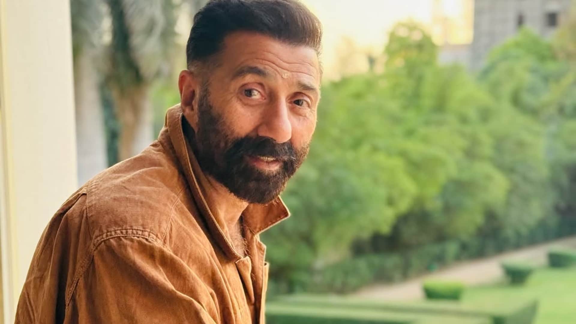 Sunny Deol performs action roll in jaat and angry younman in Gadar 2 Ghatak Ghayal