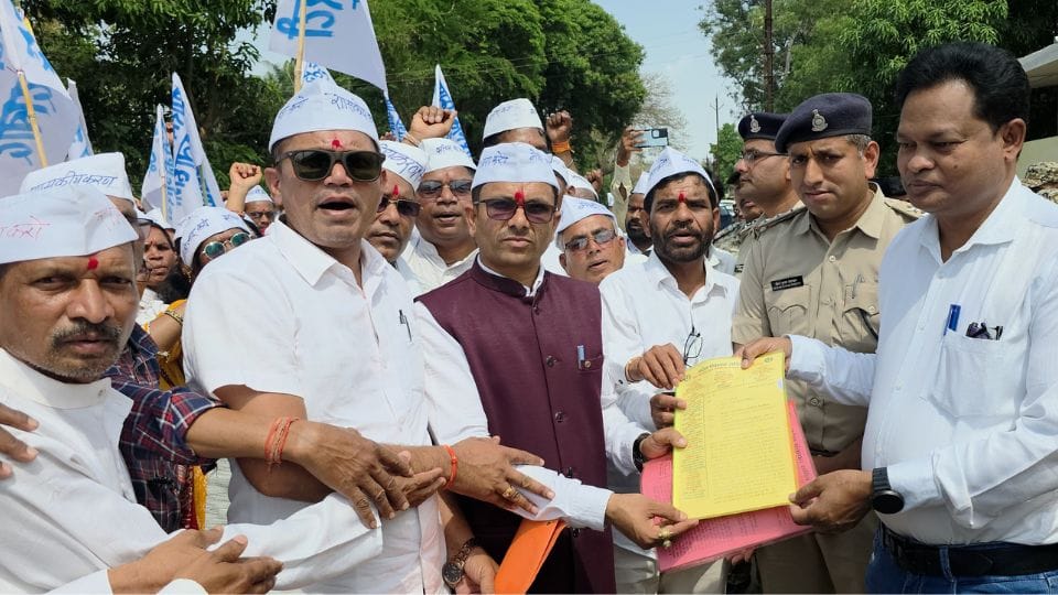 Panchayat secretaries strike continues demanding governmentization