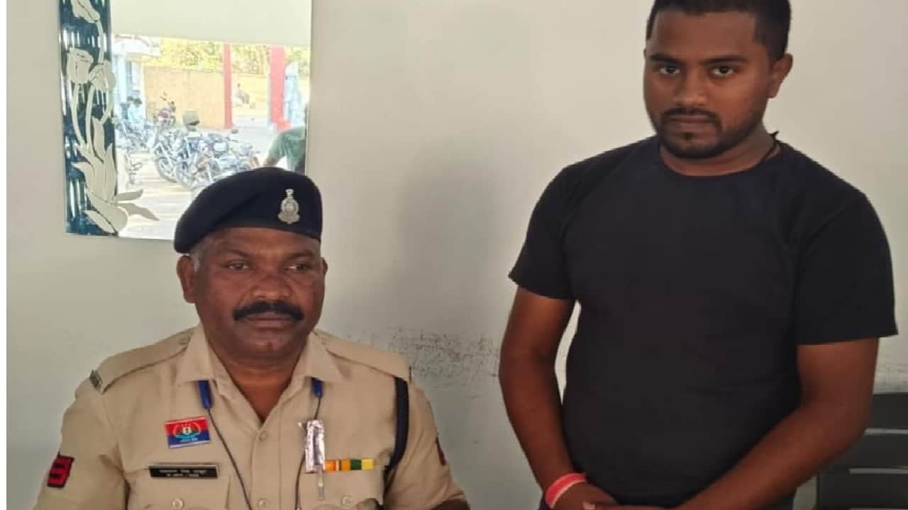 पुलिस की गिरफ्त में आरोपी