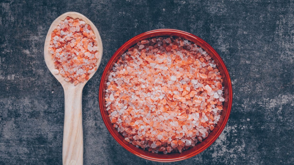 Sendha Namak vs Iodized Salt: Doctor Explains the Best Salt for Thyroid Health