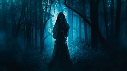 महिला ने की भूत से शादी और आत्माओं से करती है बात, अजीबोगरीब दावे जानकर उड़ जाएंगे होश