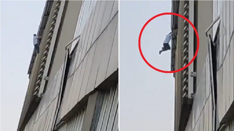 Young man jumped from Mayur Vihar Metro station