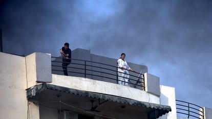 Meerut: Supertech Palmgreen does not have NOC of fire brigade, lives of colony residents in danger.