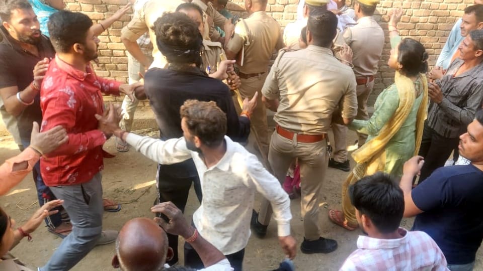 Bajrang Dal Leader Satyendra Monty Murder Gave sleeping pills and cut neck with axe confession of step brother