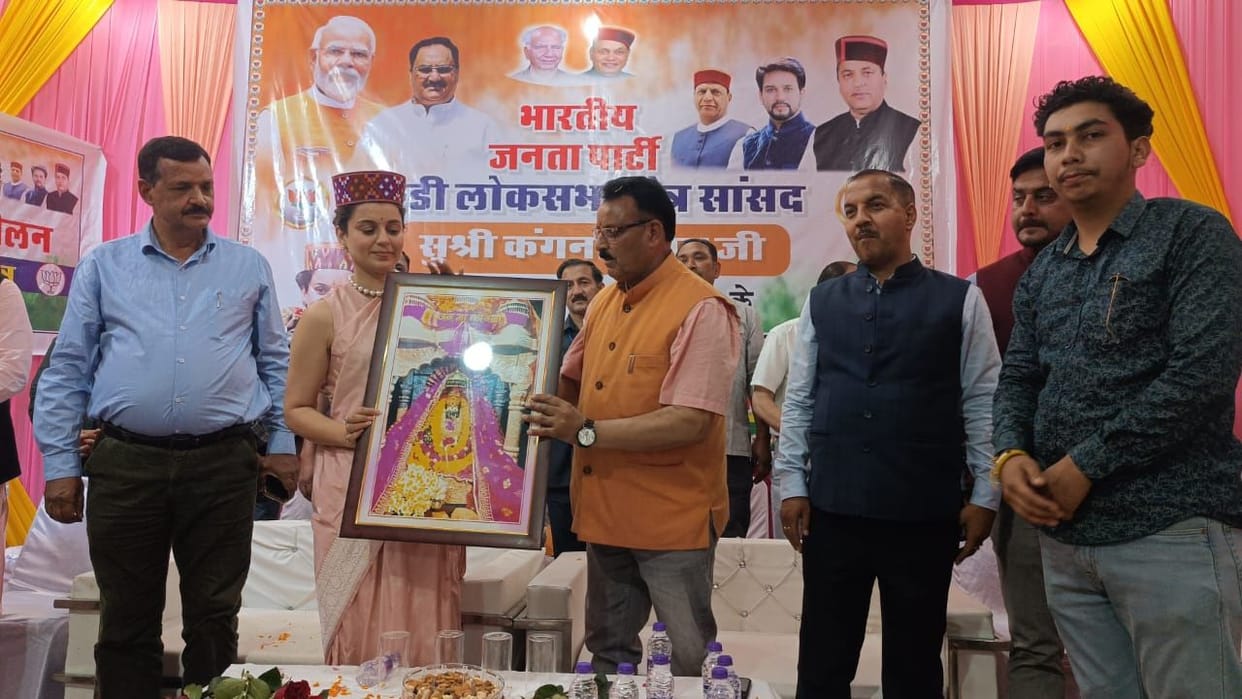 Kangana Ranaut called Sukhu government a wolf also targeted him over electricity bill