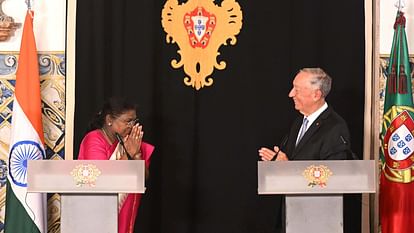 Portugal: राष्ट्रपति मुर्मू ने पुर्तगाल के चर्च का किया दौरा, कवि लुइस वाज डी कैमोज की समाधि पर दी श्रद्धांजलि President Murmu lays wreath at tomb of Luis Vaz de Camoes in Portugal