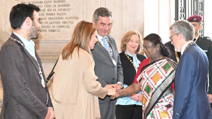President Murmu lays wreath at tomb of Luis Vaz de Camoes in Portugal