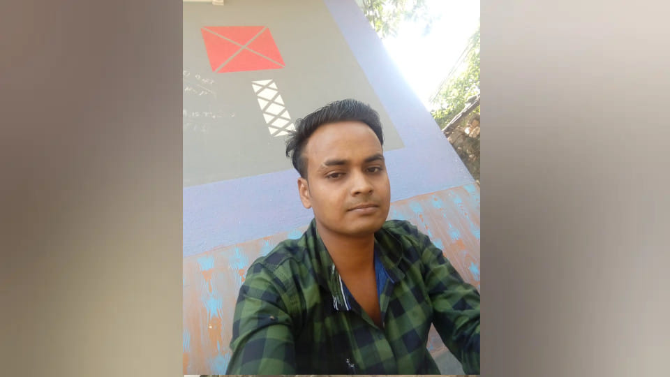He went to Cambodia from Gorakhpur to earn money, now he is asking for 27 lakh rupees to send him back