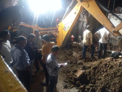 फ़िरोज़ाबाद में गैस पाइपलाइन में आग बनी 60 कारखानों में काम बंद कर दिया