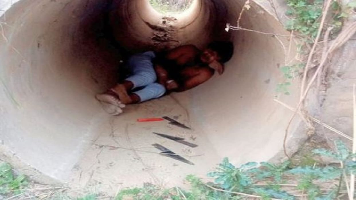 man found hostage under culvert knives were lying nearby in Budaun