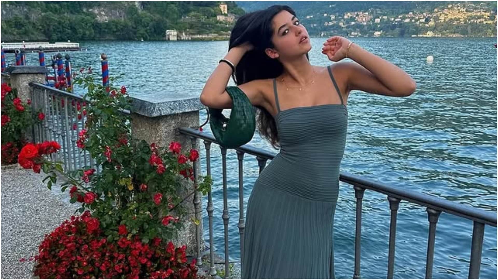 Naomika Saran grand daughter of rajesh khanna netizens praises her beauty know relation with akshay kumar
