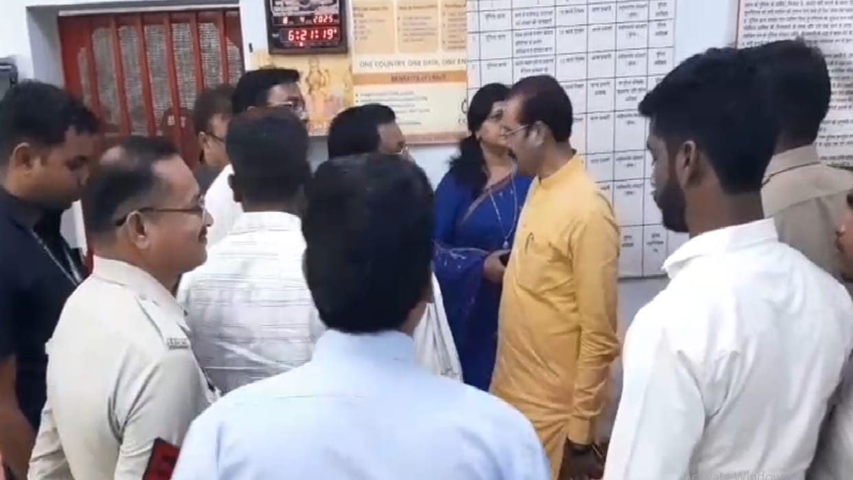 Congress team arrived to investigate death of accused in police station in dhamtari