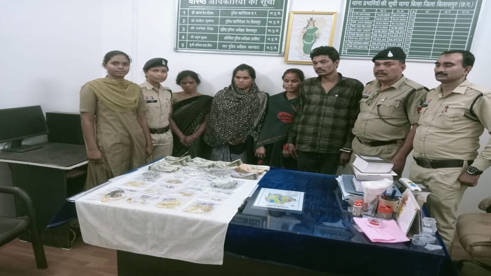 पुलिस की गिरफ्त में आरोपी