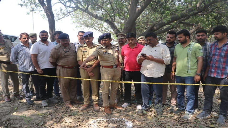 Sahapau police arrested two reward-carrying criminals in an encounter