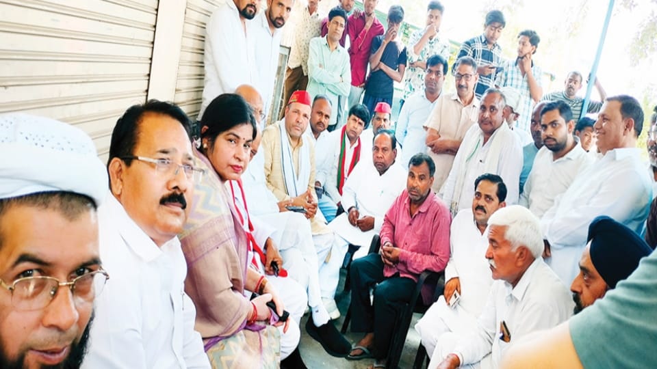Meerut Crime News: Farmer committed suicide by hanging himself, police raided, recovered two truck of liquer