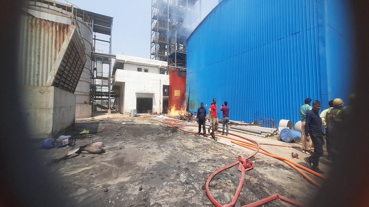 Massive Explosion at Ethanol Plant in Bareilly Shocks Villagers Debris Flies 400 Meters Two Workers Injured
