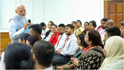 Prime Minister Narendra Modi interacted with Mudra Yojana Beneficiaries Slams Rahul Gandhi Opposition
