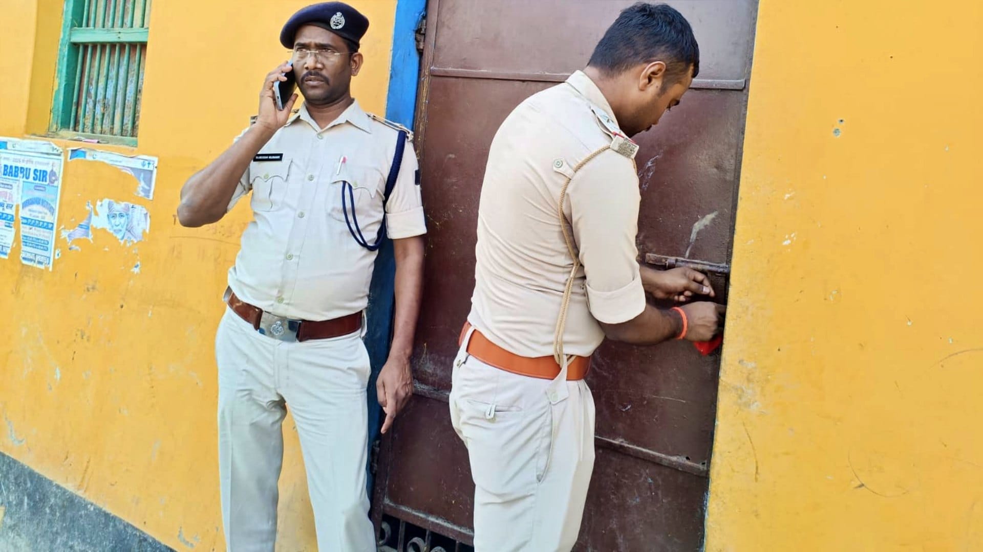 पुलिस ने सील किया आरोपी का ठिकाना