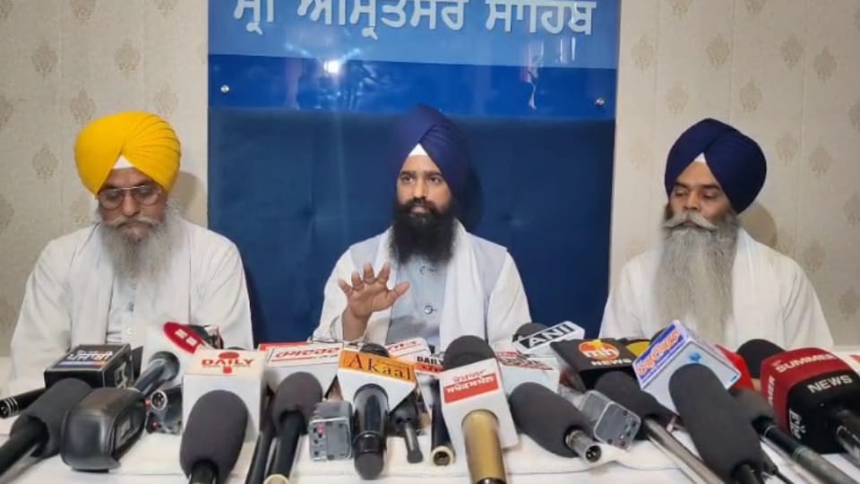 Meeting of five Singh Sahibans Former Jathedar of Takht Patna Sahib banned from preaching religion