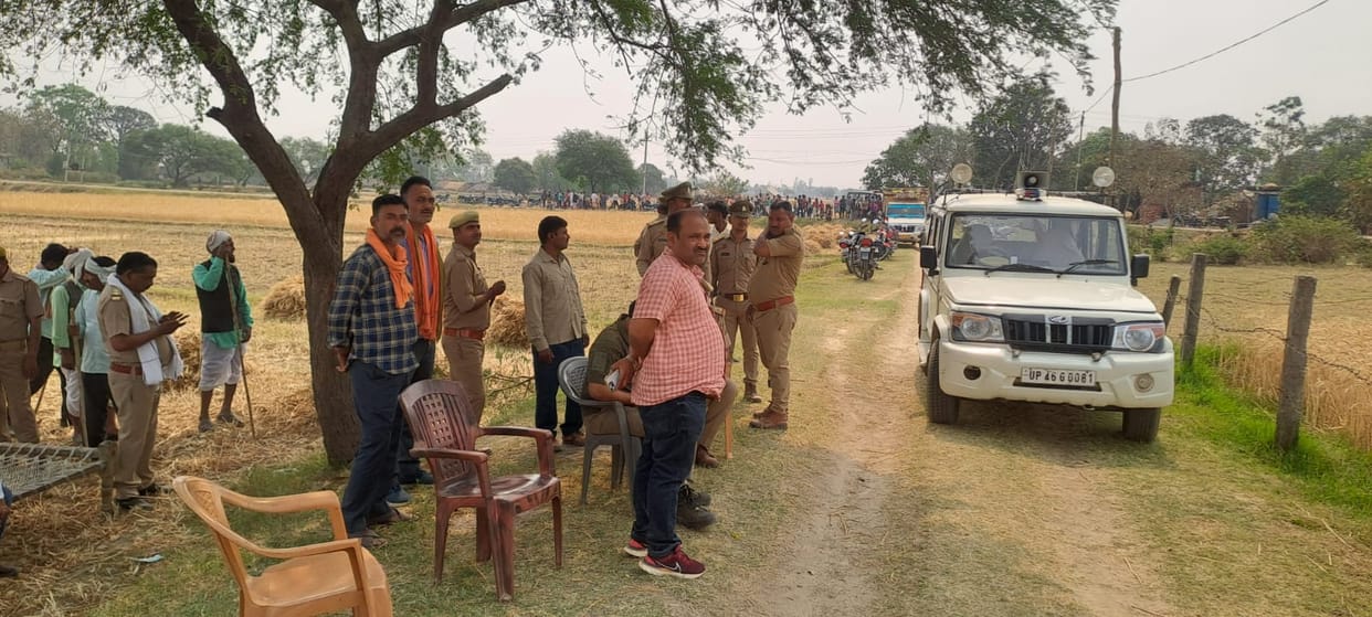 A leopard attacks on farmers in Sirasia in Shravasti.