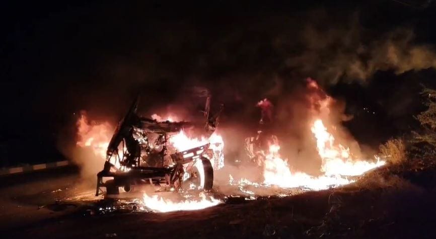accident on Agra-Gwalior National Highway truck started burning as soon as collision driver burnt alive