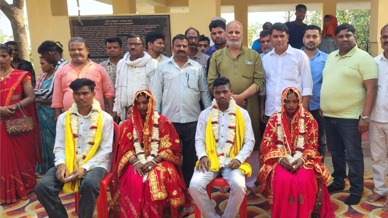 In Deoria, 2 young men working at a brick kiln married the girls working with them