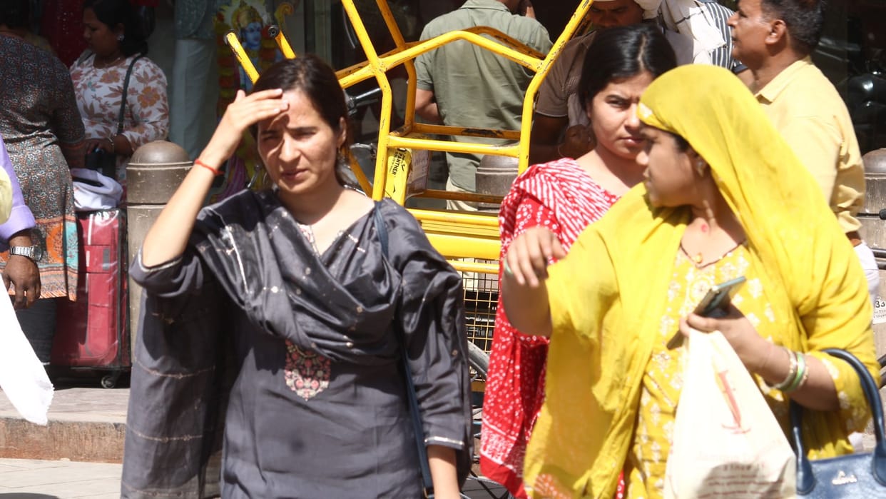Varanasi Weather Update heat wave breaks record know weather report