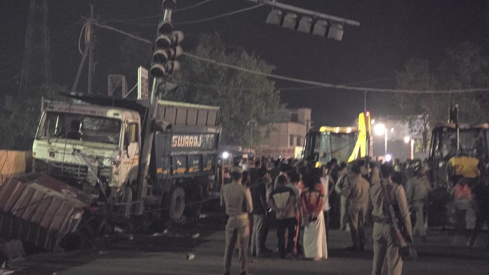 A high speed dumper broke the barrier in Ayodhya Dham and crushed four people; one died